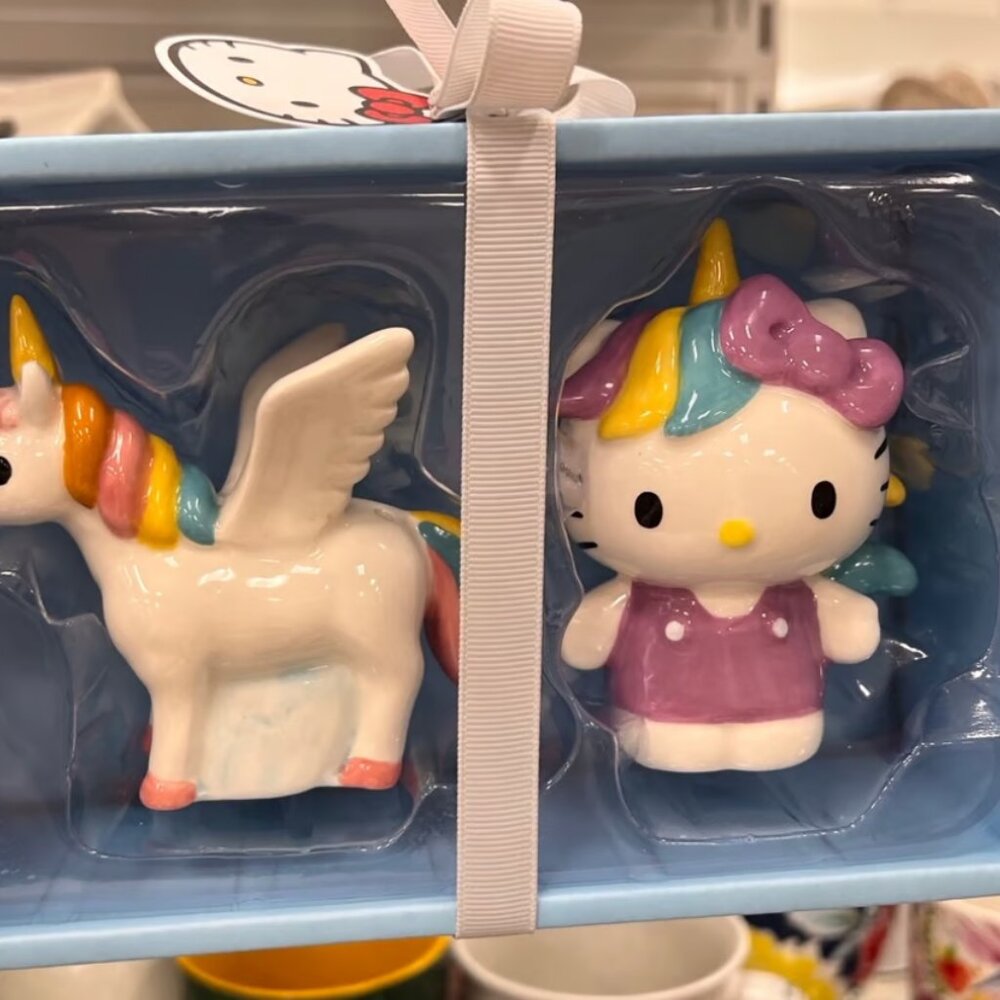 2024 Hello kitty unicorn salt and pepper set, NEW
